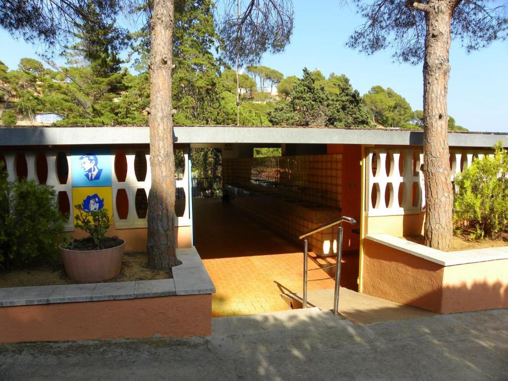 Camping Senia Cala Canyelles 호텔 료렛 드 마르 외부 사진