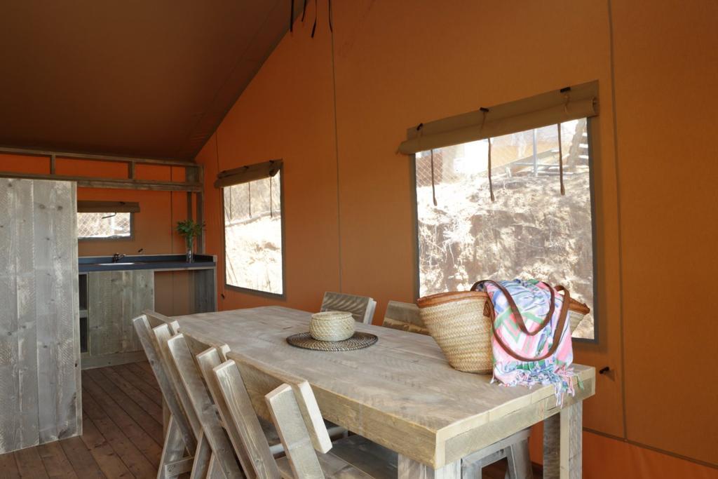 Camping Senia Cala Canyelles 호텔 료렛 드 마르 외부 사진