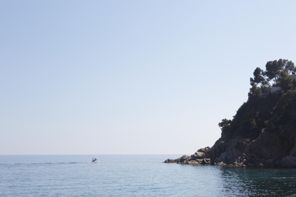 Camping Senia Cala Canyelles 호텔 료렛 드 마르 외부 사진